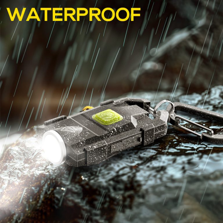 waterproof-keychain-flashlight-clip-on-hat (1)
